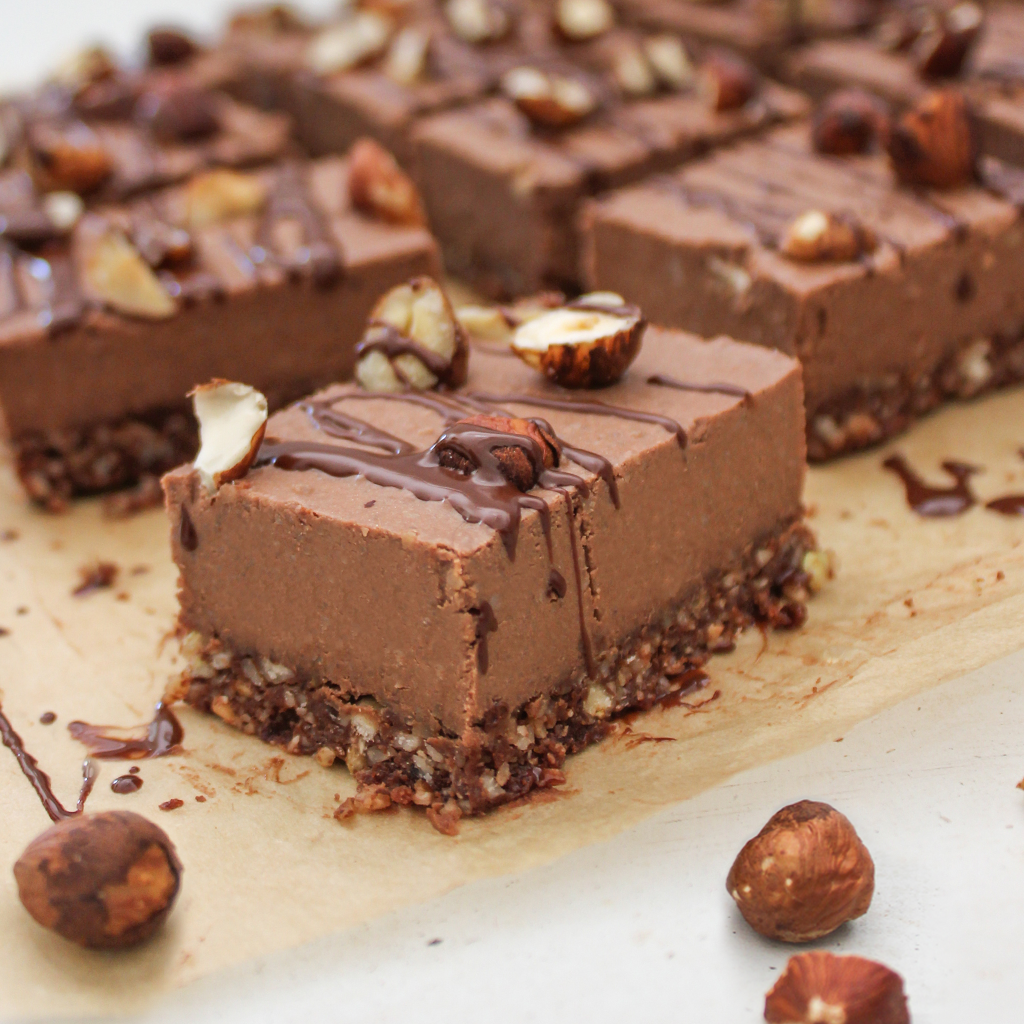 Chocolate and hazelnut cheesecake bars (raw vegan paleo)