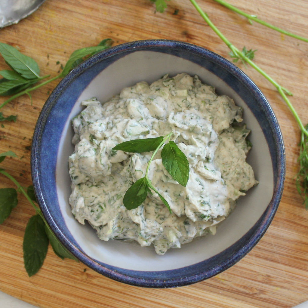 Chunky cucumber & yogurt raita